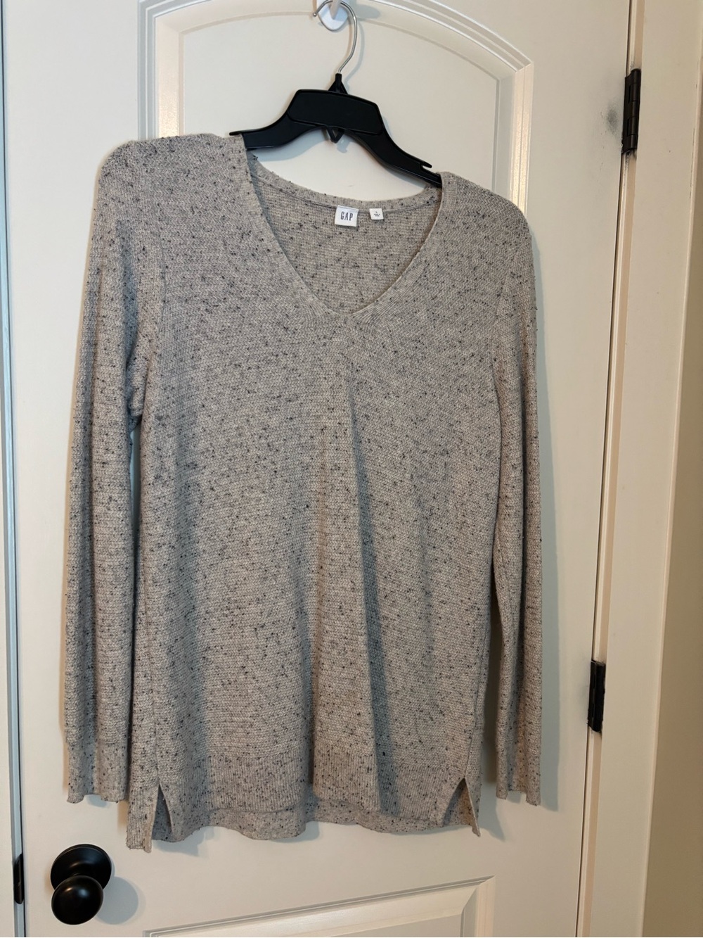 GAP Light Gray Speckled V-Neck Sweater